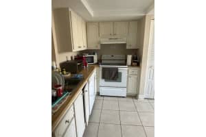 9 Willowbrook Lane 102, Delray Beach, FL 33446 Sold 10/03/24
