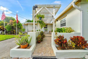 5601 Souchak Drive Drive, West Palm Beach, FL 33413 Sold 10/25/24