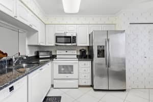 6866 Huntington Lane 307, Delray Beach, FL 33446 Sold 02/28/25