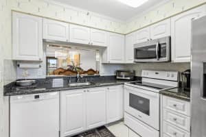 6866 Huntington Lane 307, Delray Beach, FL 33446 Sold 02/28/25