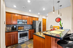 550 S Park Road 31-8, Hollywood, FL 33021 Sold 03/01/25