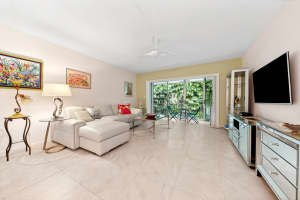 301 Venetian Drive 15, Delray Beach, FL 33483 Sold 08/28/25