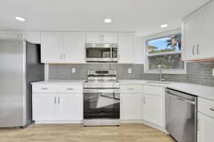 3654 Via Poinciana Way 301, Lake Worth, FL 33467 Sold 03/10/25