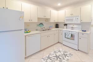 8069 SE Villa Circle, Hobe Sound, FL 33455 Sold 10/31/24