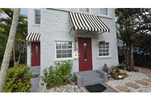 208 S M Street, Lake Worth Beach, FL 33460 Sold 11/22/24
