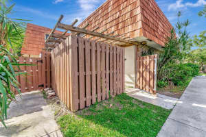 8113 S Coral Circle 8113, North Lauderdale, FL 33068 Sold 11/19/24