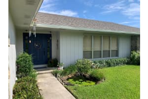 8 W Cypress Road, Lake Worth, FL 33467 Sold 11/15/24