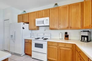 8209 Calterra Drive, Palm Beach Gardens, FL 33418 Sold 11/15/24