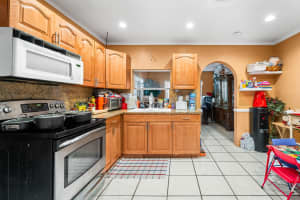 1721 37th Street, West Palm Beach, FL 33407 Sold 04/03/25