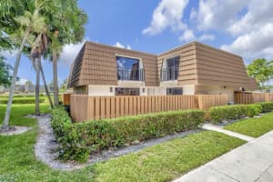 261 Charter Way, West Palm Beach, FL 33407 Sold 12/13/24