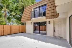 261 Charter Way, West Palm Beach, FL 33407 Sold 12/13/24