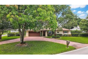 307 W Riverside Drive, Jupiter, FL 33469 Sold 12/22/24