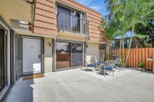 219 Charter Way, West Palm Beach, FL 33407 Sold 04/16/25