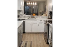 3138 Via Poinciana 411, Lake Worth, FL 33467 Sold 12/04/24