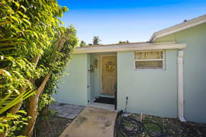 391 W Riverside Drive, Tequesta, FL 33469 Sold 11/20/24