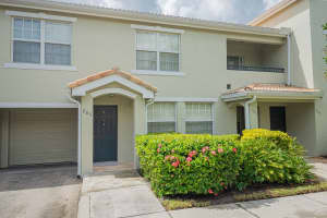 160 SW Peacock Boulevard 31-205, Port Saint Lucie, FL 34986 Sold 11/21/24
