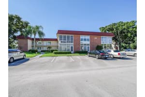 24 Pine Arbor Lane 104, Vero Beach, FL 32962 Sold 02/26/25