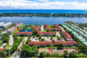 102 Half Moon Circle E2, Hypoluxo, FL 33462 Sold 04/04/25