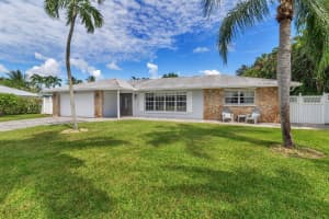 7800 W Lake Drive, Lake Clarke Shores, FL 33406 Sold 02/28/25