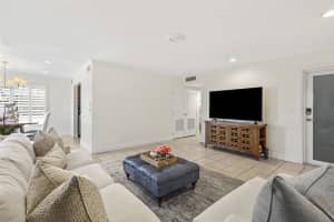 2835 NE 28th Avenue 8, Lighthouse Point, FL 33064 Sold 01/24/25