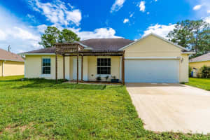8256 104th Court, Vero Beach, FL 32967 Sold 05/23/25