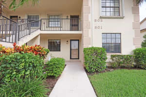 501 Pinecrest Circle F, Jupiter, FL 33458 Sold 04/30/25