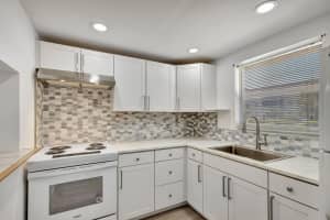 711 Lori Drive 110, Palm Springs, FL 33461 Sold 11/05/24