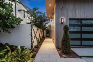 512 NE 7th Avenue, Delray Beach, FL 33483 Sold 11/04/24