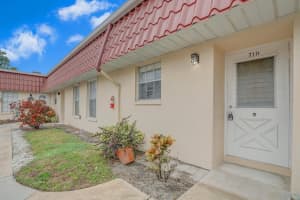 711 Laconia Circle B, Lake Worth, FL 33467 Sold 11/25/24
