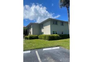29 Lake Vista Trail 201, Port Saint Lucie