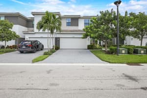 4400 Serpens Lane, Lake Worth, FL 33467 Sold 11/15/24