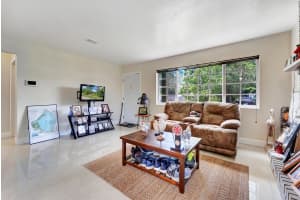 607 Aspen Road, West Palm Beach, FL 33409 Sold 11/15/24