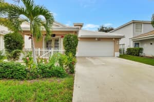 6841 Hendry Drive, Greenacres, FL 33463 Sold 01/27/25