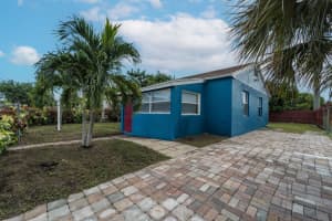 865 W 1st Street, Riviera Beach, FL 33404 Sold 02/24/25