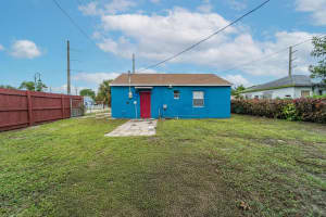 865 W 1st Street, Riviera Beach, FL 33404 Sold 02/24/25