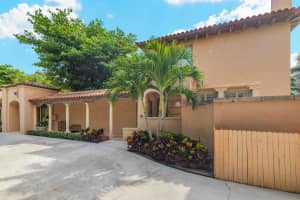 200 N Ocean Boulevard 4, Palm Beach, FL 33480 Sold 01/03/25