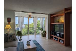 MLS# R11025211, Delray Beach, Florida 33483