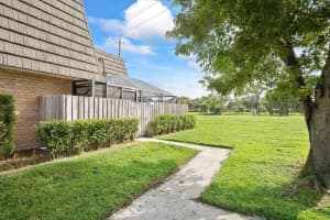 3712 37th Way, West Palm Beach, FL 33407 Sold 11/29/24