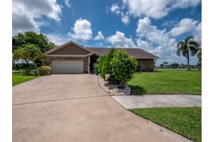 5281 Chelan Cove, Lake Worth, FL 33467 Sold 11/18/24
