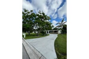 110 Heron Parkway, Royal Palm Beach, FL 33411 Sold 02/24/25