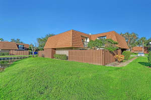 825 Center Street 8d, Jupiter, FL 33458 Sold 12/30/24