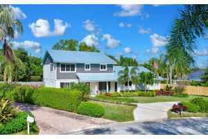 26 Rio Vista Drive, Sewalls Point, FL 34996 Sold 01/06/25