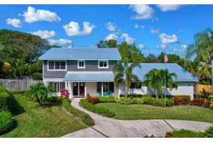 26 Rio Vista Drive, Sewalls Point, FL 34996 Sold 01/06/25