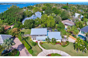 26 Rio Vista Drive, Sewalls Point, FL 34996 Sold 01/06/25