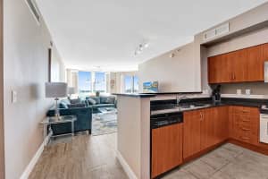 806 E Windward Way 523, Lantana