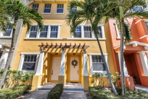 645 Amador 3 Lane 3, West Palm Beach, FL 33401 Sold 01/07/25