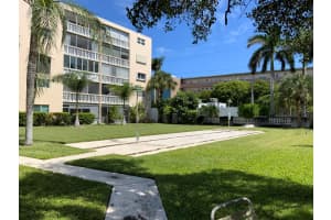 219 NE 14th Avenue 407, Hallandale Beach, FL 33009 - MLS#R11026010