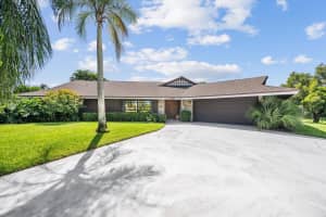 2190 NE Pinecrest Lakes Boulevard, Jensen Beach, FL 34957 Sold 03/31/25