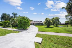 2190 NE Pinecrest Lakes Boulevard, Jensen Beach, FL 34957 Sold 03/31/25