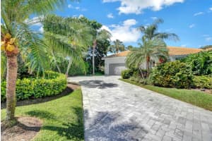 124 Golf Village Boulevard, Jupiter, FL 33458 Sold 03/17/25